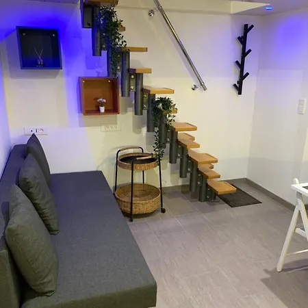 Charmante Petite Maison En Pierre, Avec Acces Autonome *